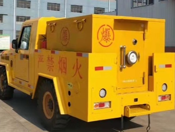 揭西凯龙爆破器材运输车：保障爆破任务的安全运行