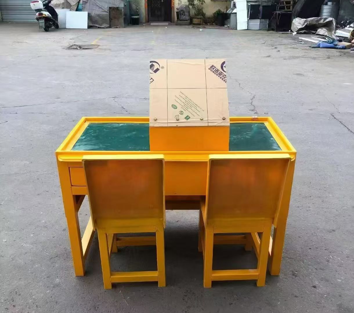 揭西防静电导通桌井下煤矿火工品发放桌：危险品流转的安全守护者